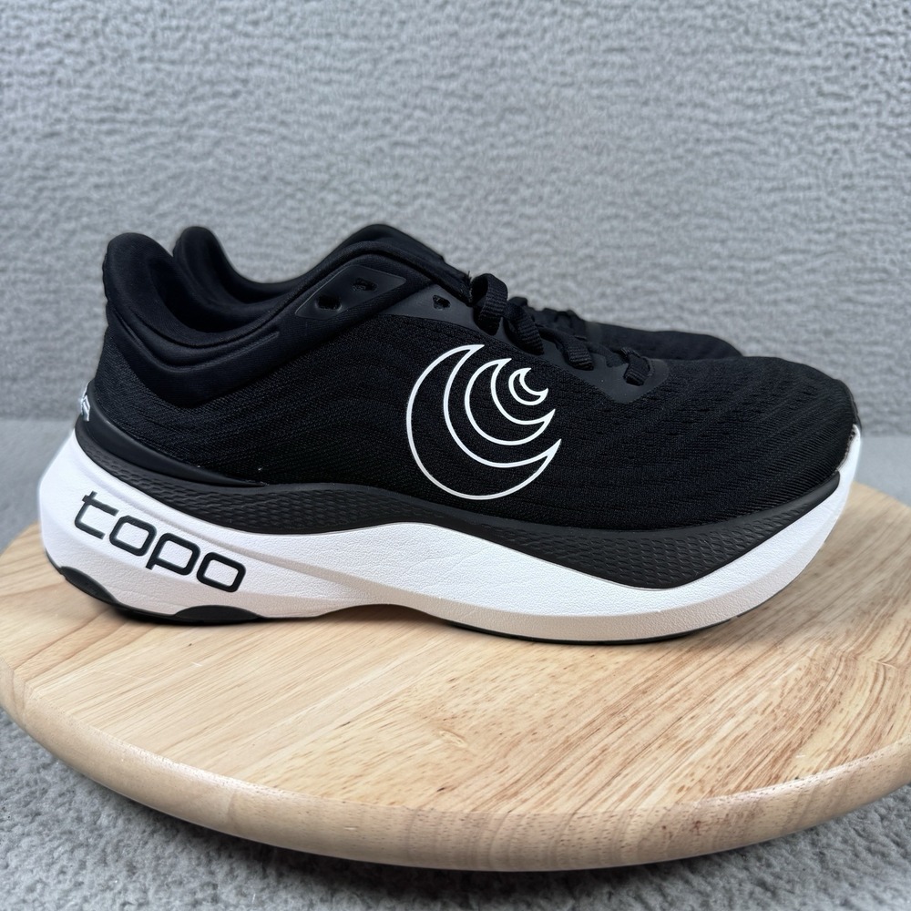 Topo Athletic Aura Womens Size 8 Black White 5mm Drop Road Running Shoes